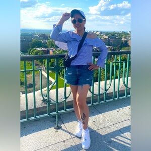 Meet your Posher, Eloi